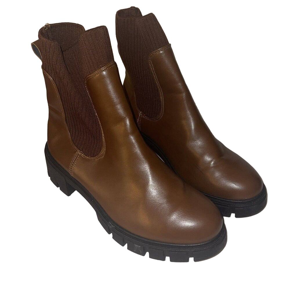 Forever 21 Womens ankle Sock boots Lug sole Sock booties Brown ribbed Size 10
